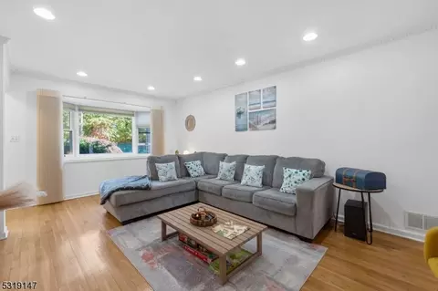 397 Hillside Ave, Springfield, NJ 07081 photo 6