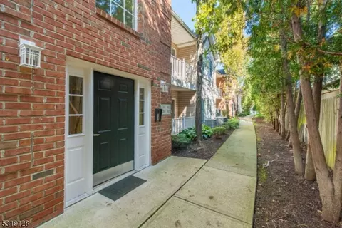 105 Roseland Ave #804, Caldwell, NJ 07006