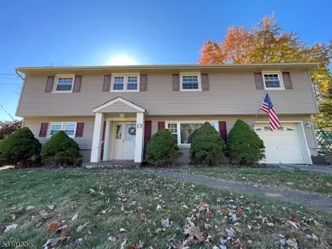 13 Korda Pl, Hanover, NJ 07927