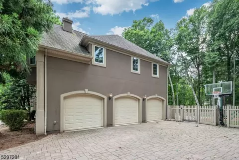 11 Cobblestone Dr, Upper Saddle River, NJ 07458 photo 32