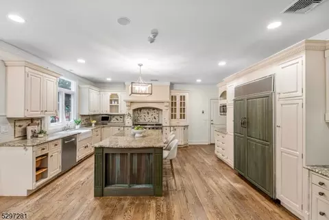 11 Cobblestone Dr, Upper Saddle River, NJ 07458 photo 11