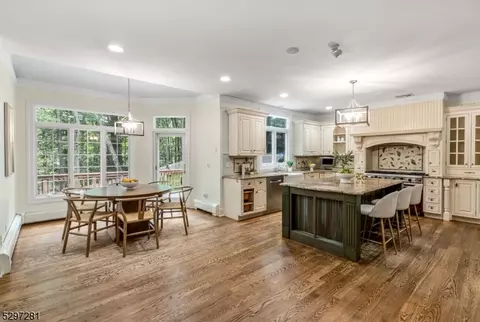 11 Cobblestone Dr, Upper Saddle River, NJ 07458 photo 10