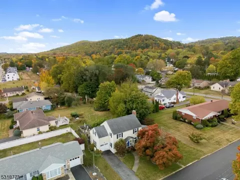 206 5th St, Hackettstown, NJ 07840