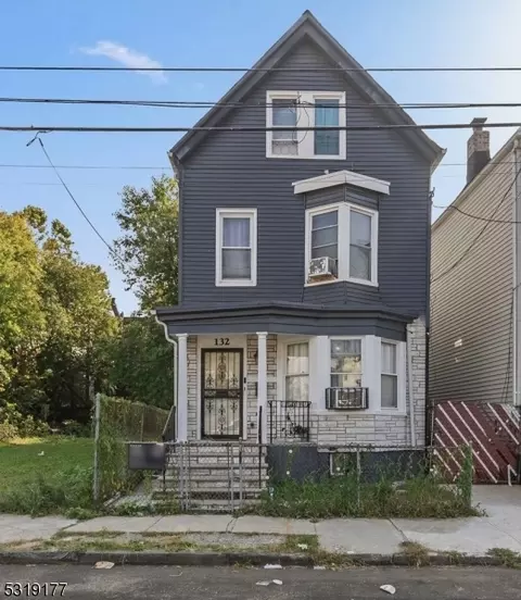 132 Badger Ave, Newark, NJ 07108