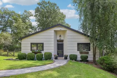 25 Sunrise Rd, Boonton, NJ 07005