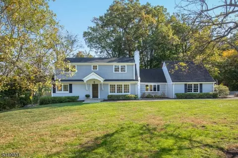 25 Peachtree Rd, Bernards Twp, NJ 07920