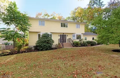 149 Cedar St, East Hanover, NJ 07936