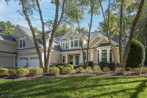 64 Morgan Ln, Basking Ridge, NJ 07920