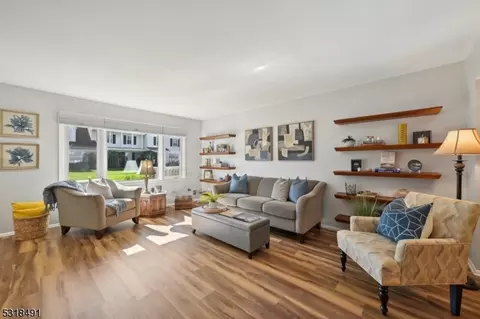 21 Tisbury Ct, Scotch Plains, NJ 07076