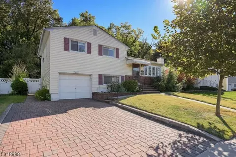 324 Mclean Pl, Hillside, NJ 07205 photo 2