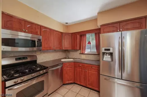 324 Mclean Pl, Hillside, NJ 07205 photo 8