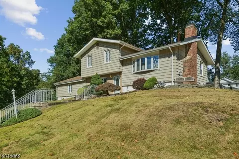 17 Clifton St, Edison, NJ 08817