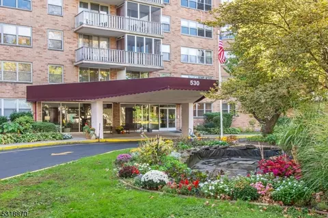 530 Valley Rd #2K, Montclair, NJ 07043