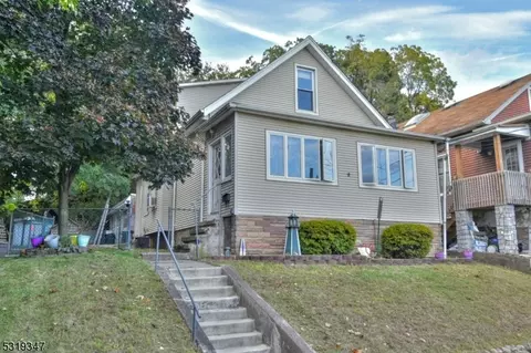 247 N 13th Pl, Prospect Park, NJ 07508