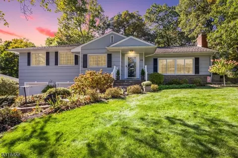 28 Seven Oaks Dr, Summit, NJ 07901