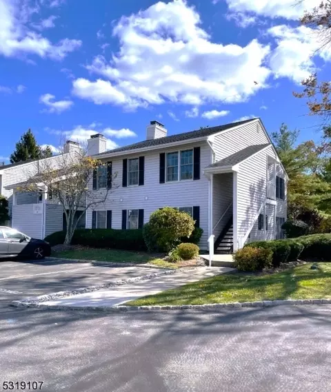 115 Mockingbird Ct, Three Bridges, NJ 08887