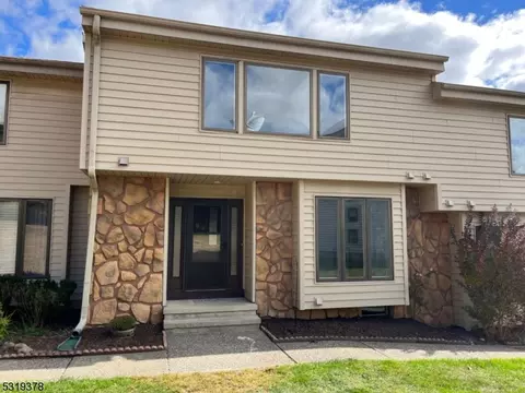 294 Cheyenne Rd, Lafayette, NJ 07848