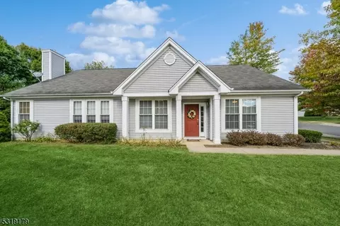 92 Kensington Cir, Belvidere, NJ 07823