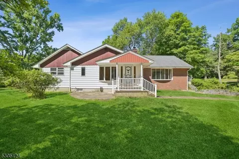 220 Sidney Rd, Franklin Twp, NJ 08867