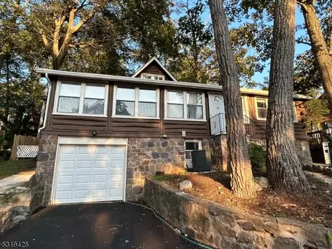 41 Upsala Path, West Milford, NJ 07480