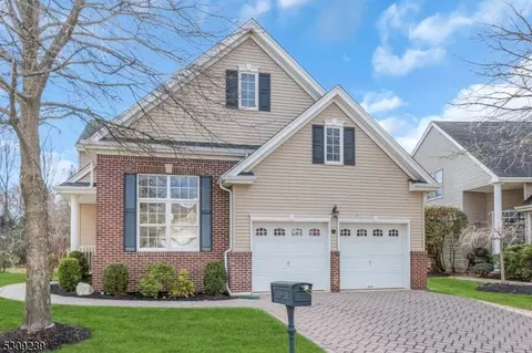 33 Jays Cor, Franklin Twp, NJ 08873