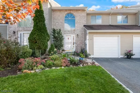 132 Castle Ridge Dr, East Hanover, NJ 07936