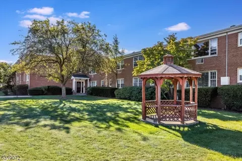 605 Grove St E4 #E4, Clifton, NJ 07013