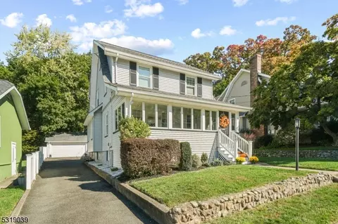 31 Payne Ave, Midland Park, NJ 07432