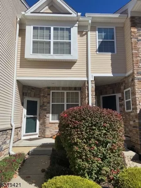 41 Lamerson Cir, Mount Olive, NJ 07828