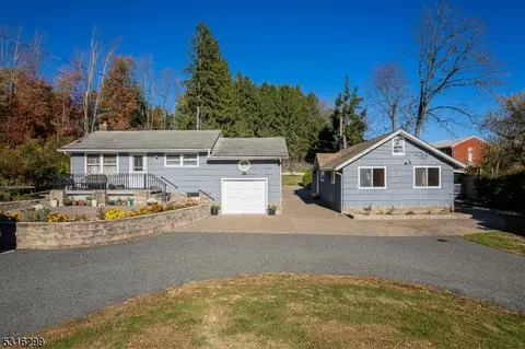 62 Wolfe Rd, Mount Olive, NJ 07828