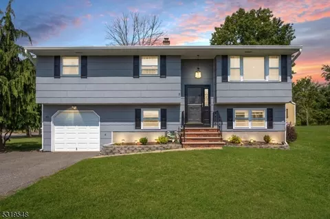 62 Lincoln Ave, Piscataway, NJ 08854