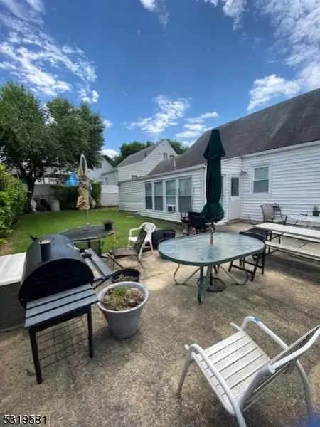 26 Springer St, Belleville, NJ 07109
