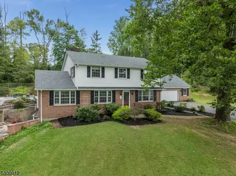 7 Hillbrook Ln, Milford, NJ 08848