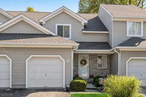 13 Sweetwater Ln, Hamburg, NJ 07419