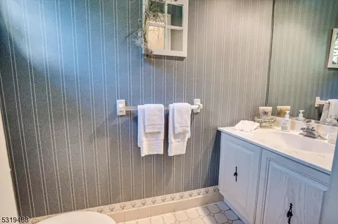 3405 Spring Brook Dr, Edison, NJ 08820 photo 26