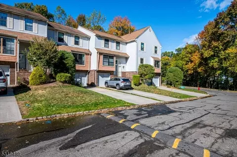 3405 Spring Brook Dr, Edison, NJ 08820 photo 3