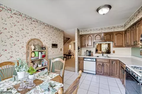 3405 Spring Brook Dr, Edison, NJ 08820 photo 23