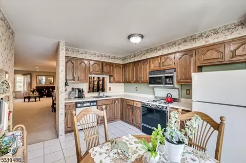 3405 Spring Brook Dr, Edison, NJ 08820 photo 25