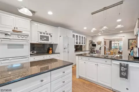 535 Colfax Rd, Wayne, NJ 07470 photo 9