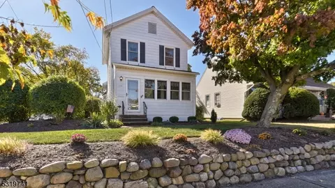 106 Diamond Bridge Ave, Hawthorne, NJ 07506