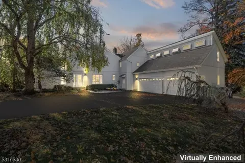 10 Lafayette Ln, Basking Ridge, NJ 07920