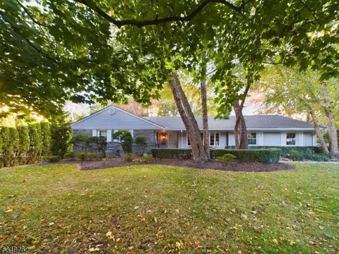 480 Carlton Rd, Wyckoff, NJ 07481