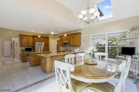 9 Codington Ln, Warren, NJ 07059 photo 17