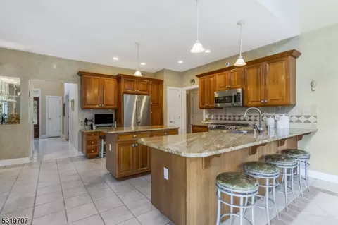 9 Codington Ln, Warren, NJ 07059 photo 18