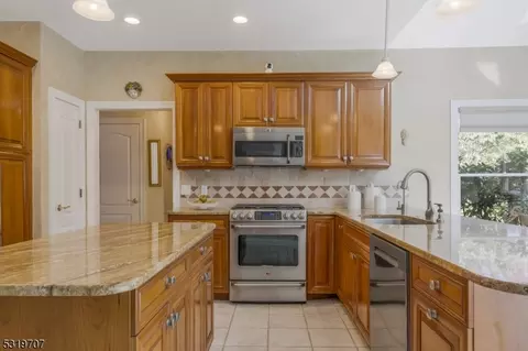 9 Codington Ln, Warren, NJ 07059 photo 15