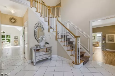 9 Codington Ln, Warren, NJ 07059 photo 3