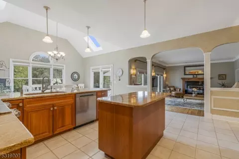 9 Codington Ln, Warren, NJ 07059 photo 19