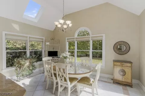 9 Codington Ln, Warren, NJ 07059 photo 16