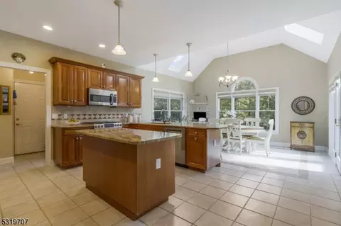 9 Codington Ln, Warren, NJ 07059 photo 14