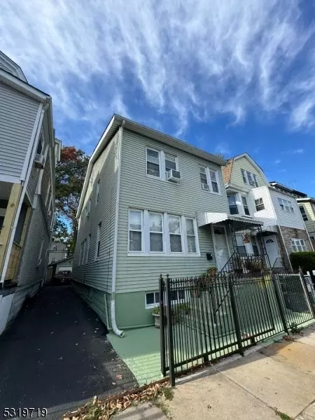 547 S Clinton St, East Orange, NJ 07018